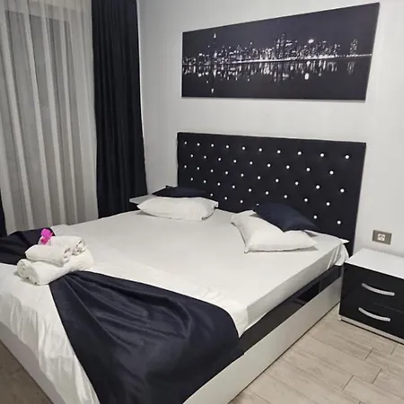 Elysium Pool & Prima Linie La Plaja Διαμέρισμα Năvodari