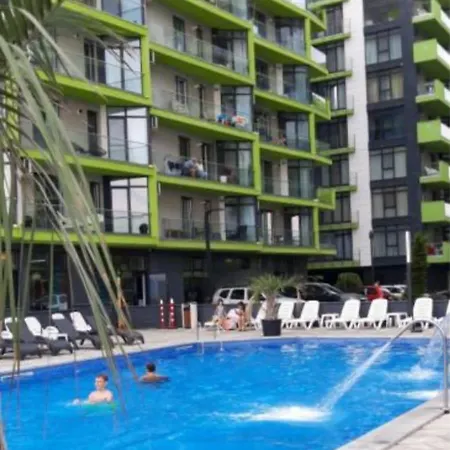 Elysium Pool & Prima Linie La Plaja * Năvodari