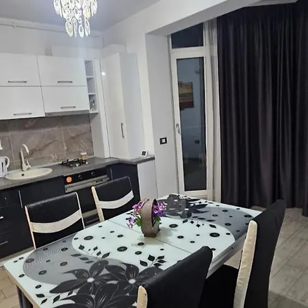 Elysium Pool & Prima Linie La Plaja Năvodari