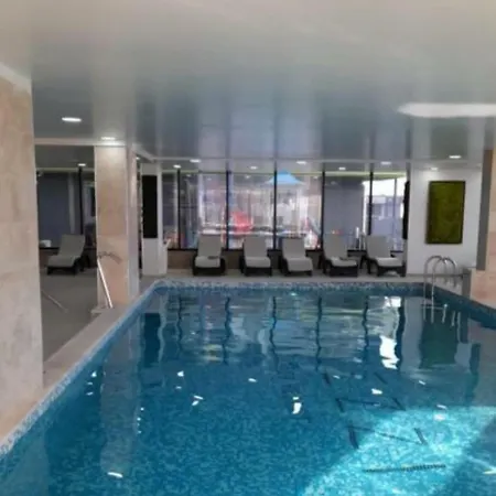 Elysium Pool & Prima Linie La Plaja *